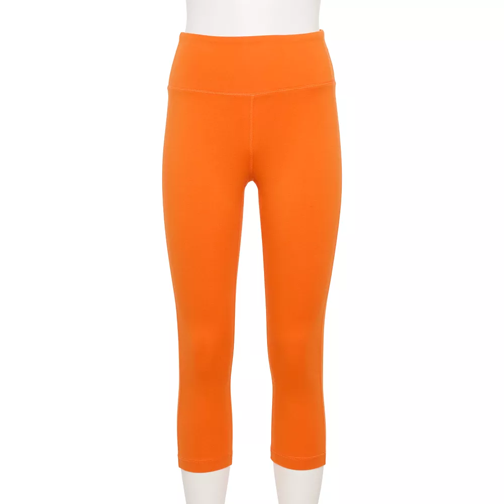 Women's Tek Gear® Essential High-Waisted Capri Leggings 2 Women's Tek Gear® Essential High-Waisted Capri Leggings - Image 2